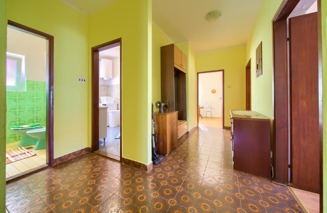 Apartments Petra Krk Town Luaran gambar