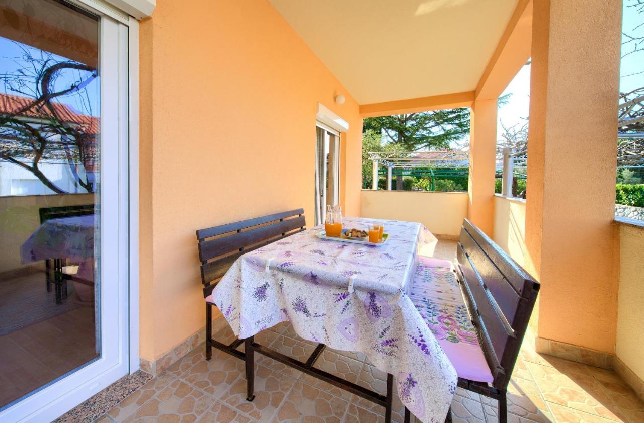 Apartments Petra Krk Town Luaran gambar