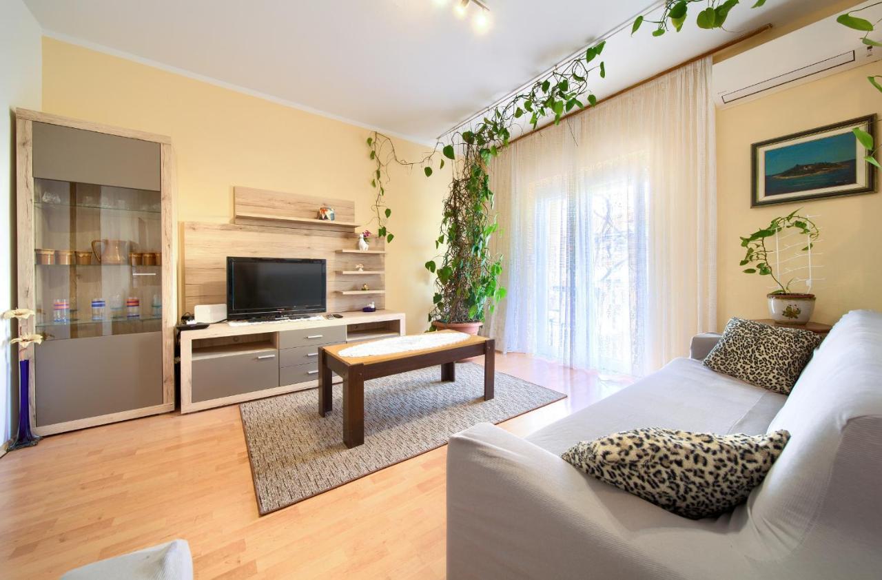 Apartments Petra Krk Town Luaran gambar