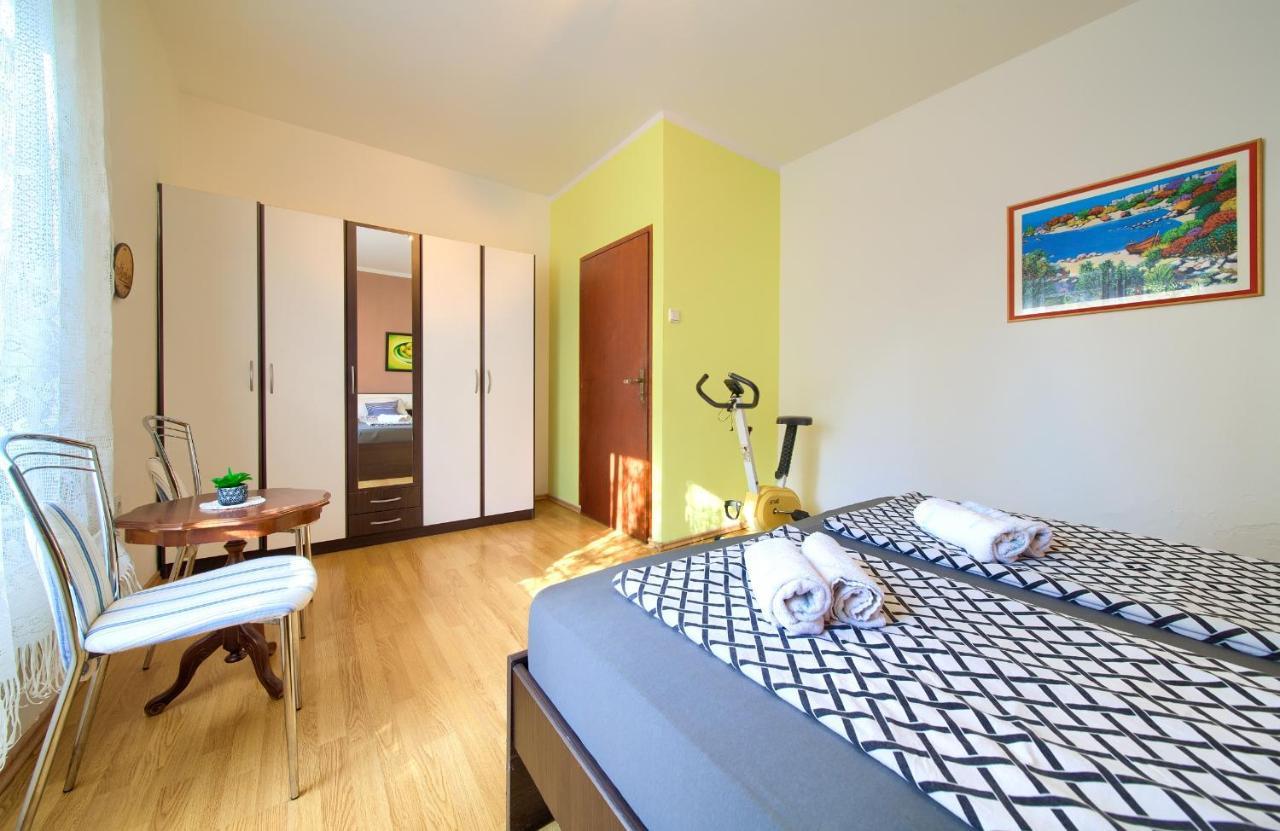 Apartments Petra Krk Town Luaran gambar