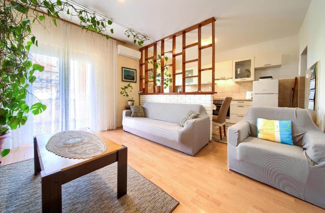 Apartments Petra Krk Town Luaran gambar