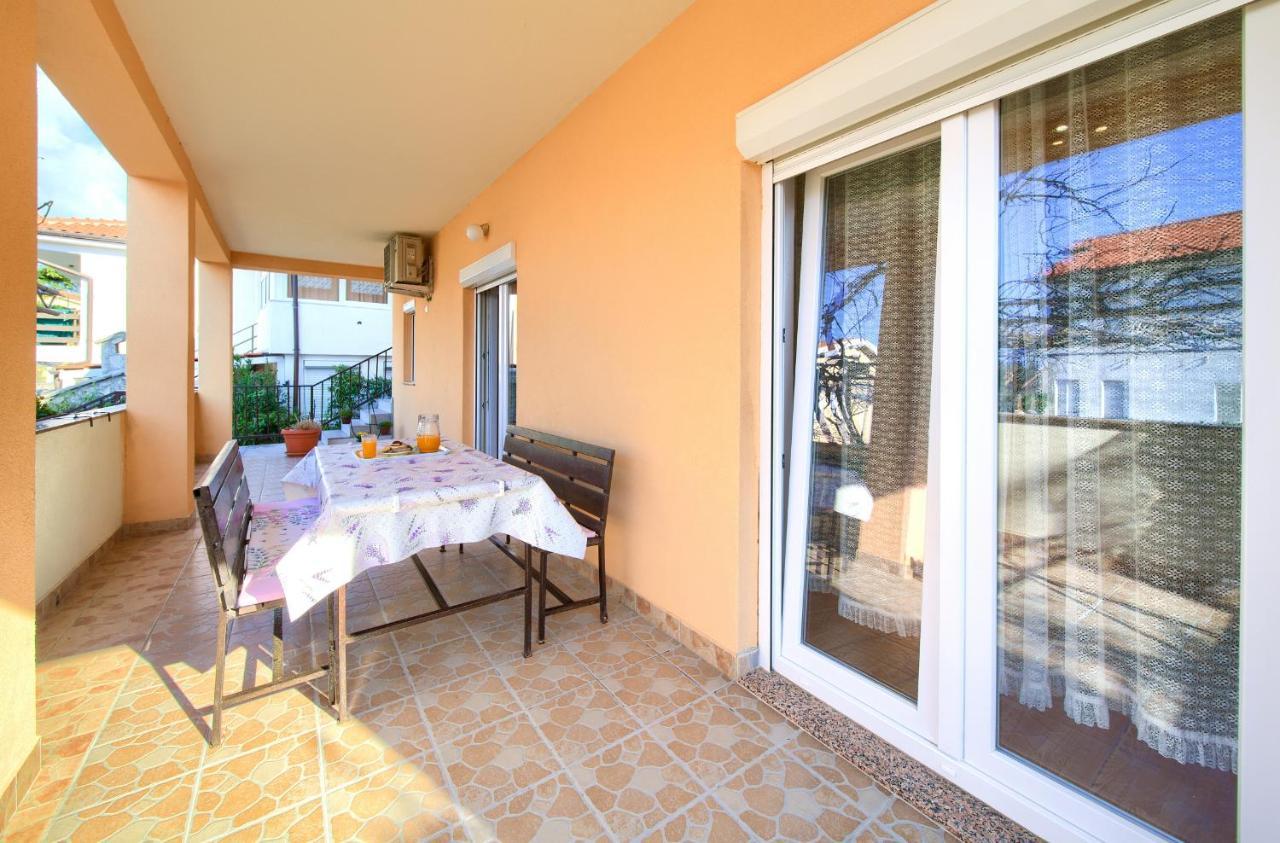 Apartments Petra Krk Town Luaran gambar