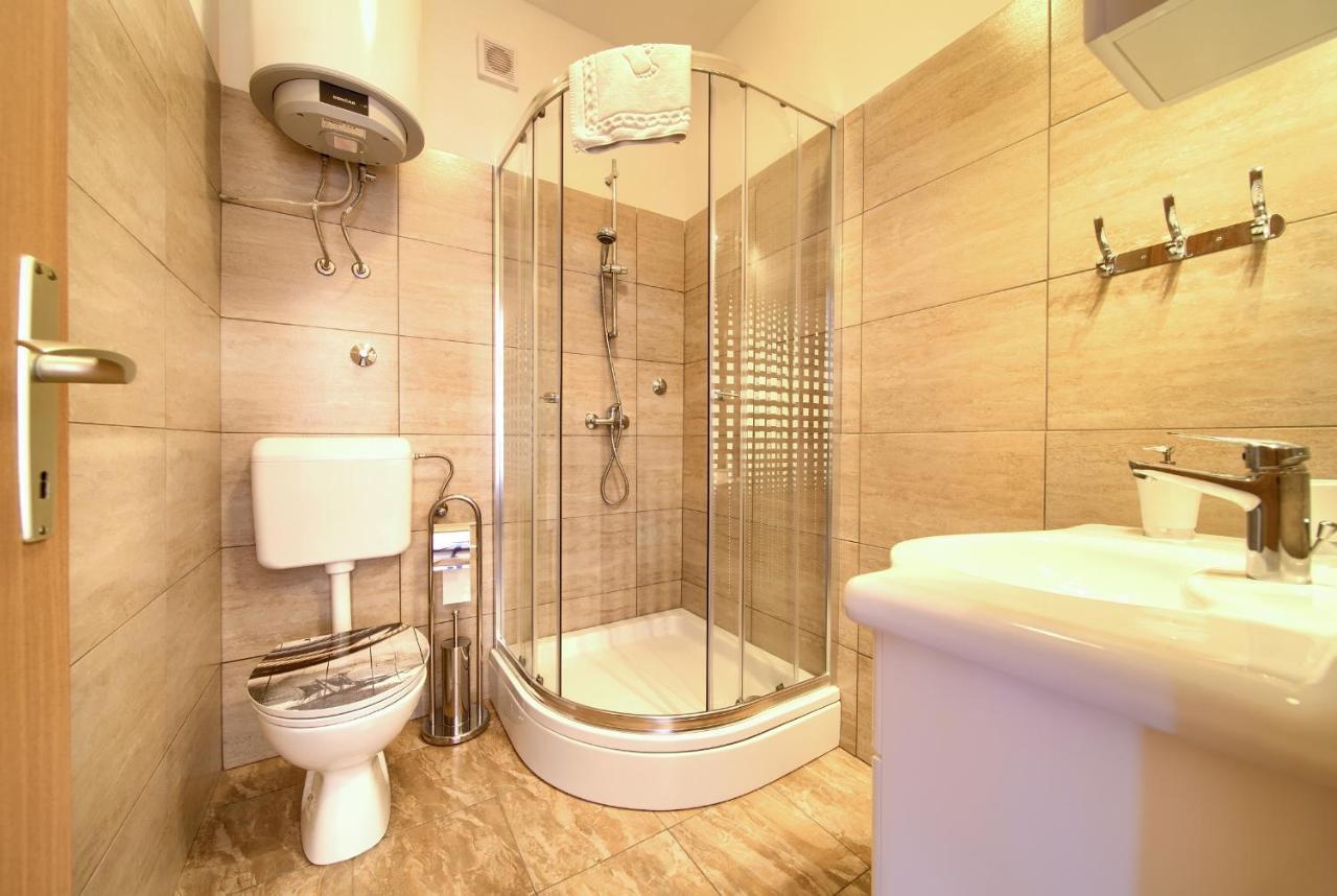 Apartments Petra Krk Town Luaran gambar