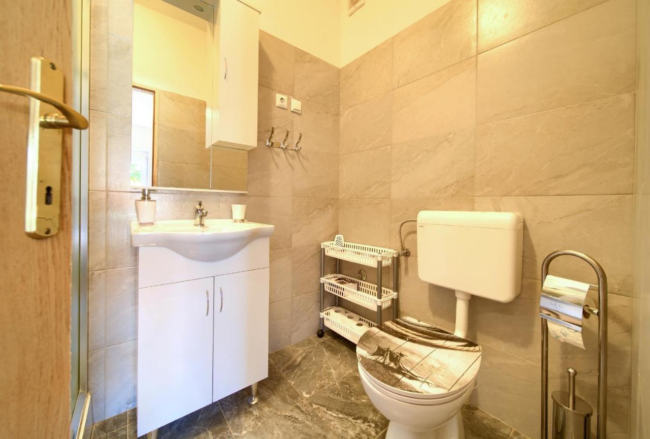 Apartments Petra Krk Town Luaran gambar