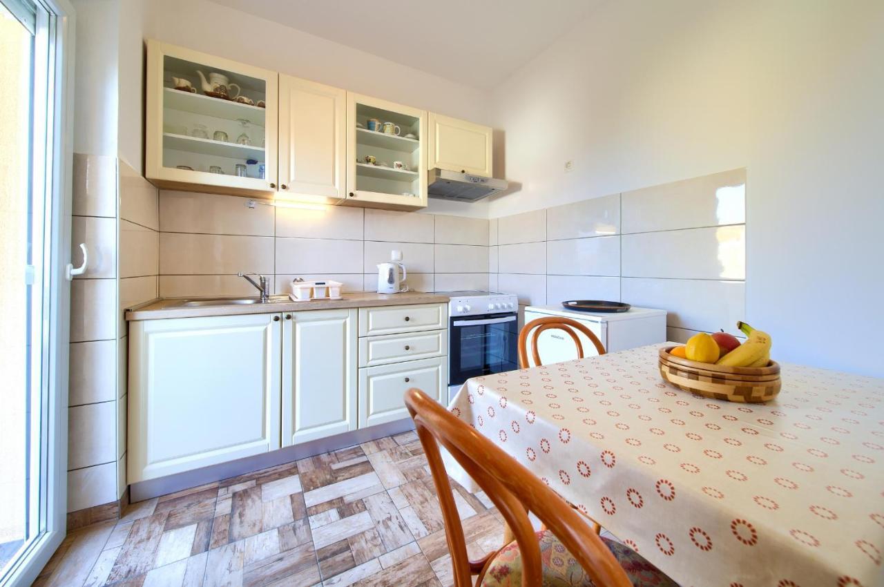 Apartments Petra Krk Town Luaran gambar